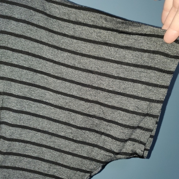 Grey striped top Small - Picture 3 of 4